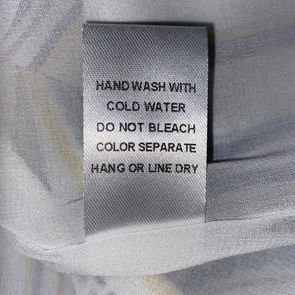 Gilli Pinstriped Sleeveless Blouse w/Tie - Picture 9 of 10